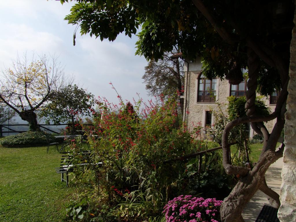 Bed and Breakfast Casa Branzele Trezzo Tinella Exterior foto
