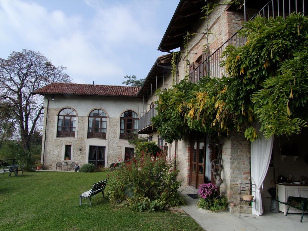 Bed and Breakfast Casa Branzele Trezzo Tinella Exterior foto