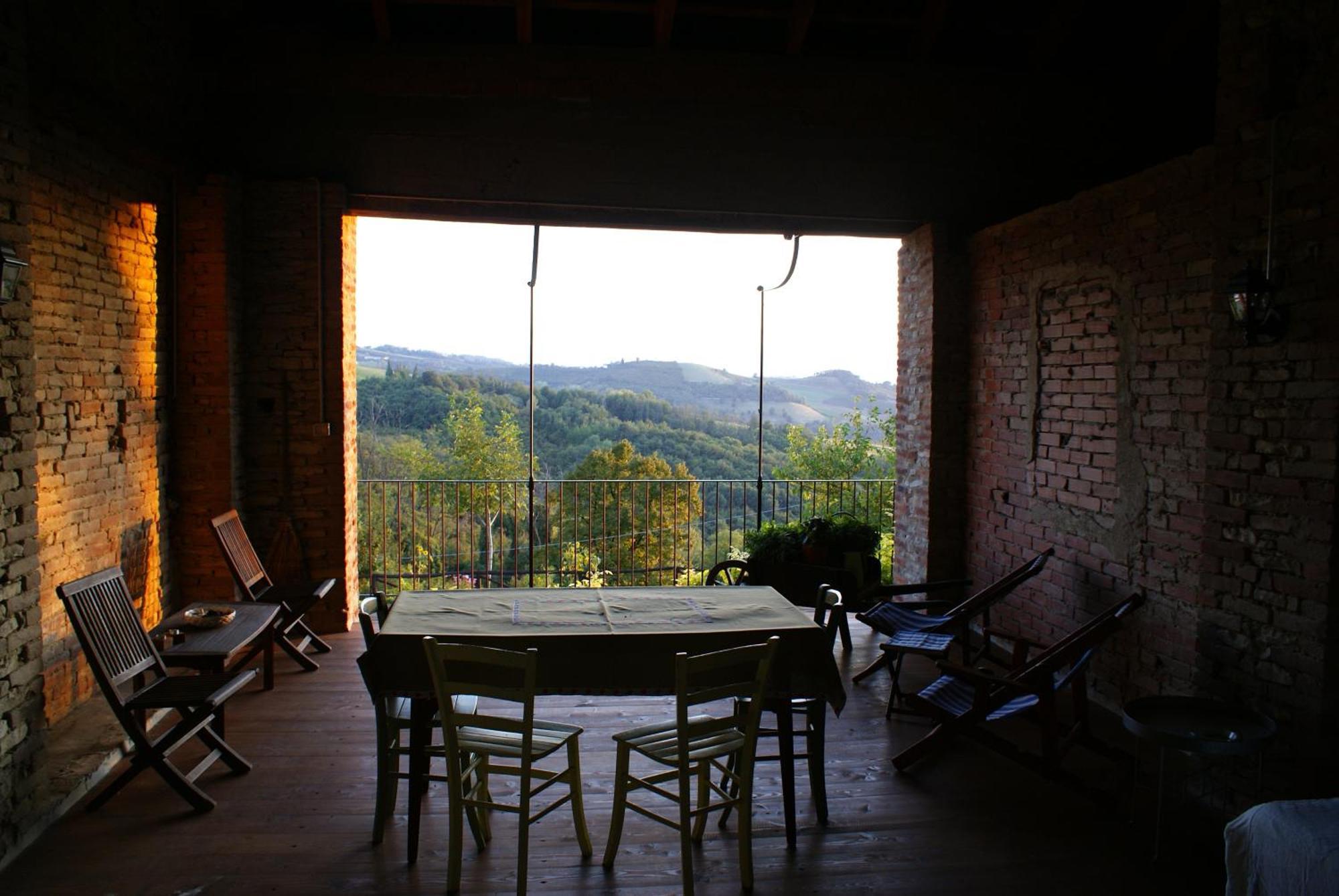 Bed and Breakfast Casa Branzele Trezzo Tinella Exterior foto