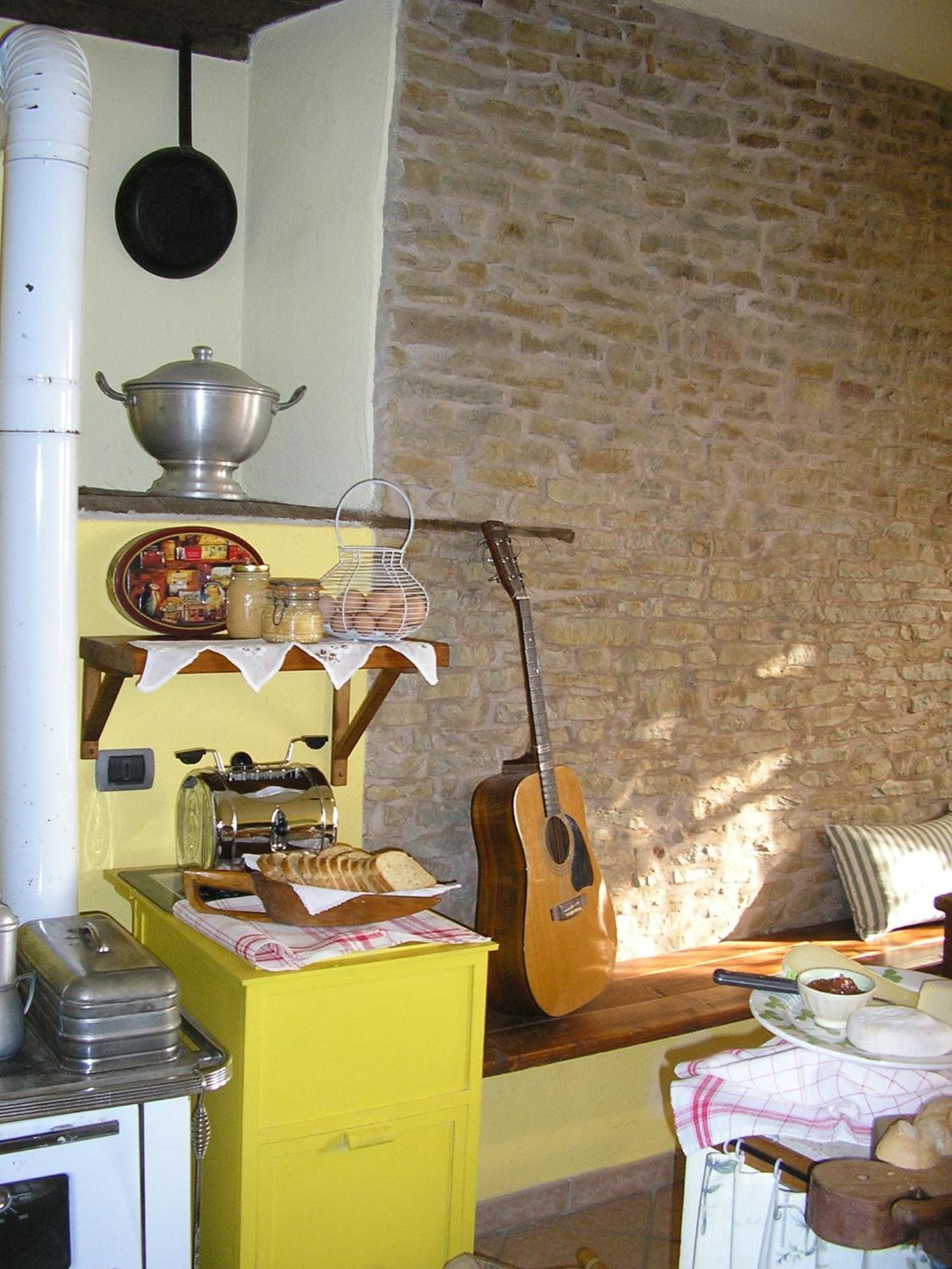 Bed and Breakfast Casa Branzele Trezzo Tinella Exterior foto