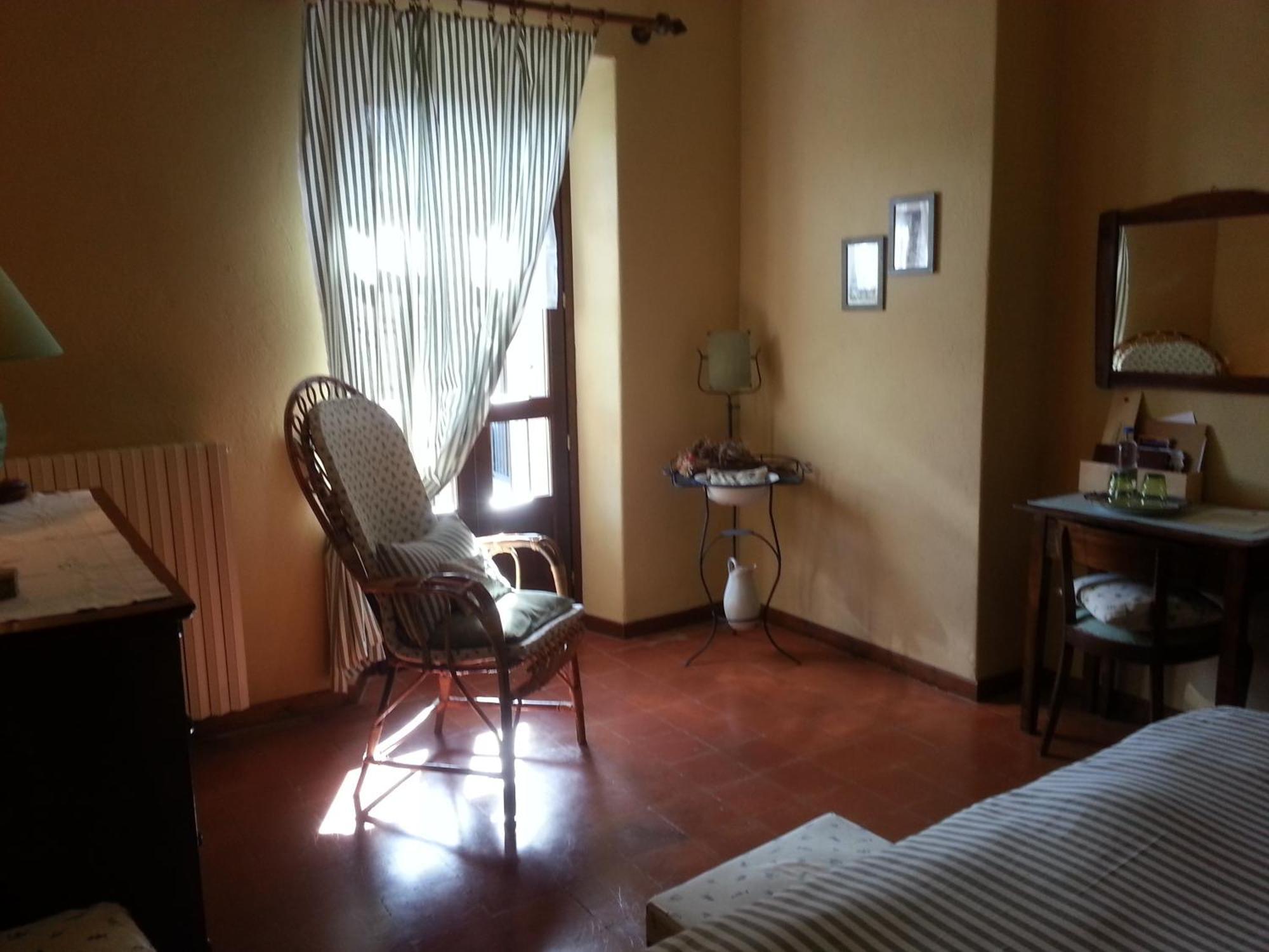 Bed and Breakfast Casa Branzele Trezzo Tinella Habitación foto